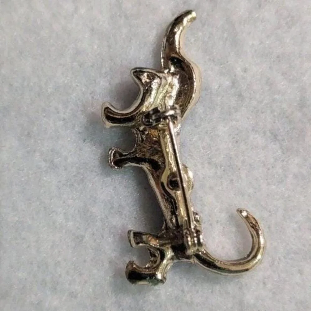 Vintage Black Enamel‎ Dachshund Dog Brooch Gold Tone Red Eye Wiener Dog Pin
